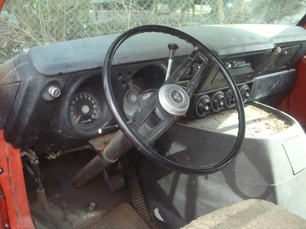 1972 Dodge Tradesman B200 van, 360 w/title, needs work - $800 (Must sell by Sunday.  Federal Way)63470611368193124