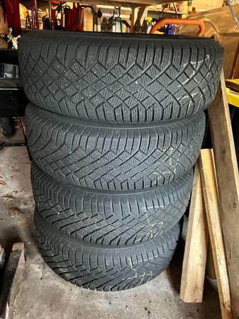 Mounted Snow Tires - Continental VikingContact 7 225/70 R16 1