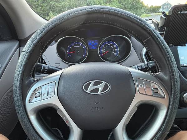 2012 Hyundai Tucson GLS AWD - $6,800 (South Riding)63616305928707123