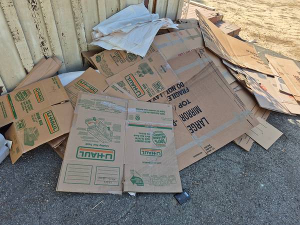 Free moving boxes 1