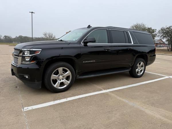 2017 Chevrolet Suburban LT 1