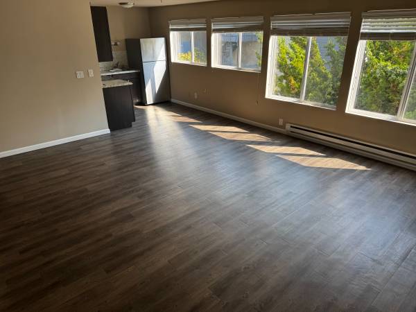 $1,625 / 1br - 7000ft2 - Large 1 bed 1 bath, Perfect West Seattle, access to everything (West Seattle)63799881099011122