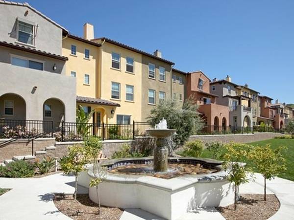 $3,184 / 2br - 1442ft2 - Azulejos Integrados en Alcoba, Paseo para Perros, Muebles de Cocina al Estilo Europeo (Oceanside, CA)63657326868737122