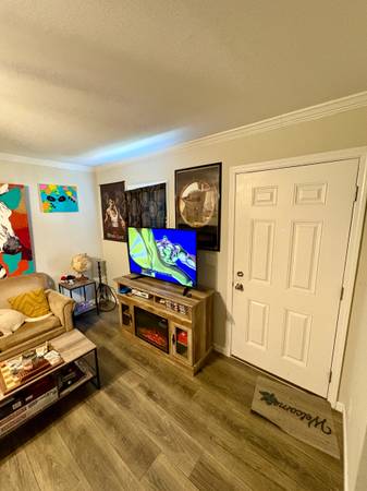 $800 / 1br - 1000ft2 - Room for Rent!🏠 (Browns Summit)64027445507458122