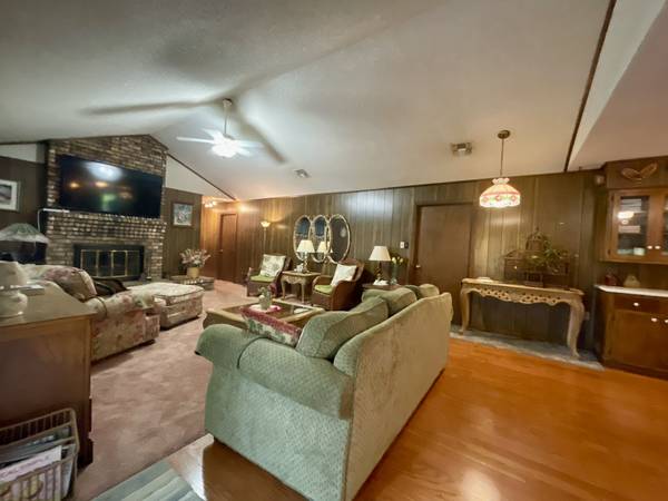 $399,000 / 4br - 3905ft2 - Spacious 4BR/3BA Brick Home on 5+ Acres w/pool Peaceful Country Living (Bearden, AR)64312241356033123