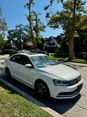 Amazing Volkswagen Jetta - 1.4T Keyless Entry/ Push to Start - $9,99963436936108547122