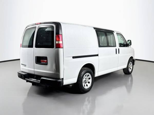 2013 Chevrolet Express - Photo 5