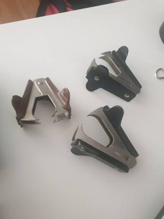 3 Staple Remover 1