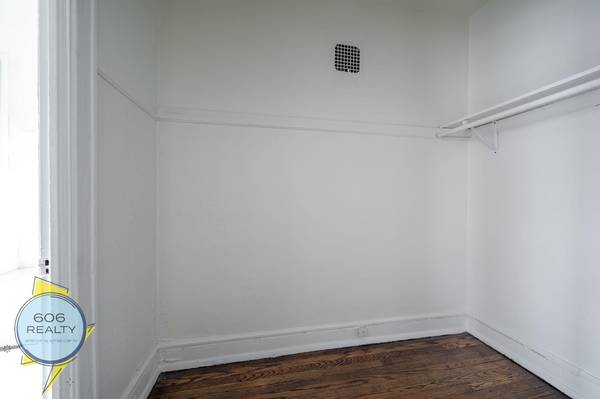 $1,300 Albany Park – 1 bloque hasta la línea marrón | Calefacción incluida y lavandería en el lugar (Albany Park)63844191318787124