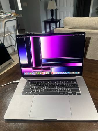 APPLE MACBOOK PRO TOUCHBAR 16” INTEL 8 CORE i9 32GB RAM 500GB SSD! 1