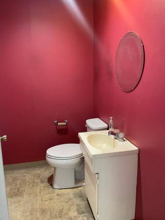 $1,000 Office Space for Rent (Wenatchee)63654683853313123