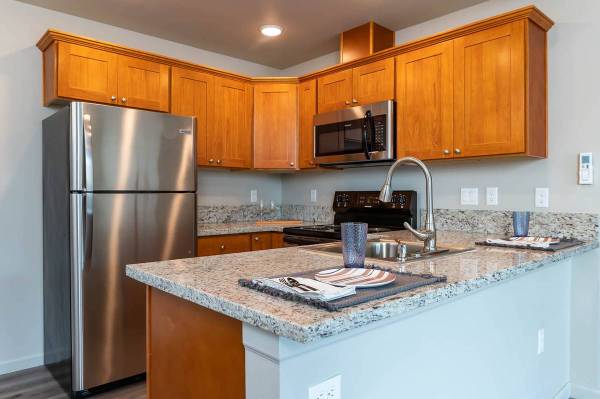 $1,650 / 1hab - 718ft2 - Acogedora habitación de 1 cama con chimenea, aire acondicionado - ¡Pregunte sobre nuestras ofertas actuales! (Troutdale, Fairview, Wood Village, Gresham, Portland)63841708350979122