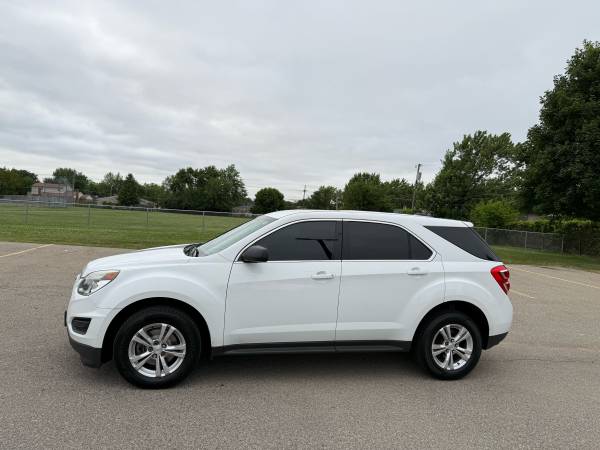 2017 Chevy equinox with a green clean title - $6,500 (Warren)63622114836353123