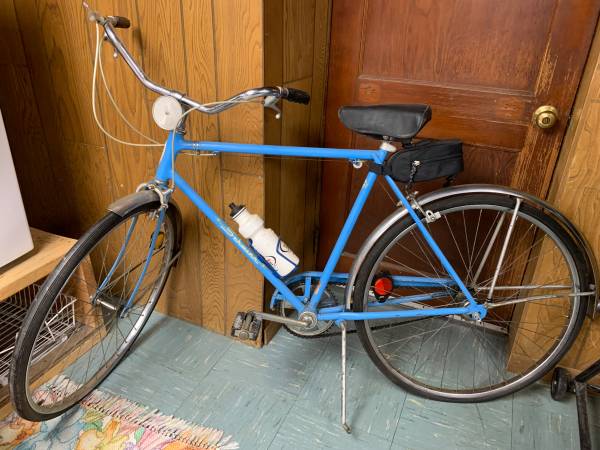 Schwinn 26-27 inch Bicycle 1