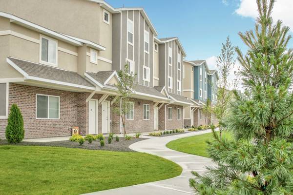 $1,695 / 3br - 1681ft2 - The Brickyard Complex is in just Minutes from the Village! 3715 /G (Meridian)63981528249859120