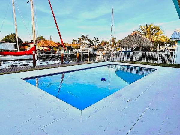 QUICK TO OCEAN ACCESS NO FIXED BRIDGES POOL HOME, NEW CONSTRUCTION 1