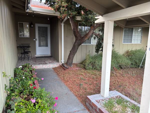 $900 / 3br - 116ft2 - Room ,new paint hardwood flooring, very clean (willow glen / cambrian)63884004806787123