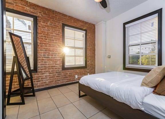 $1,295 / 250ft2 - Studio 1BA, Air Conditioner, Elevator (4077 West 3rd Street, Los Angeles, CA)63662653769217122