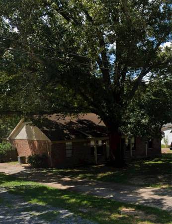 $1275.00 / 2br - Pisos nuevos. Vecindario muy bueno. Patio trasero grande.63612490018179121