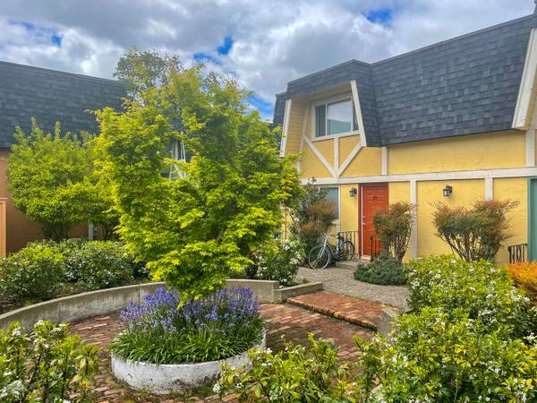 2BR/1.5BA Whiteaker Area - 540 Polk St. #08 1