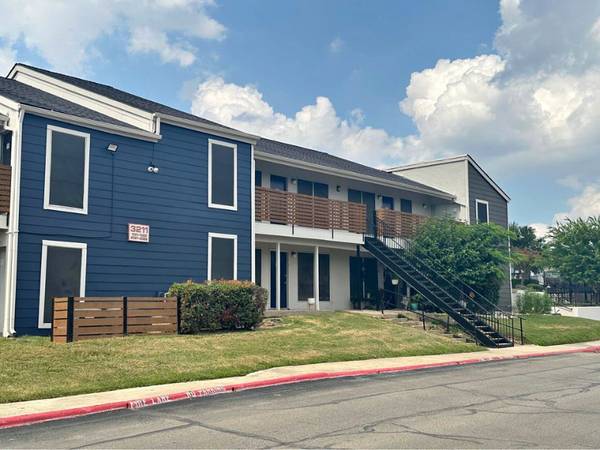 $1299.00 / 2br - Maxton West Apartment Homes63796476775809123