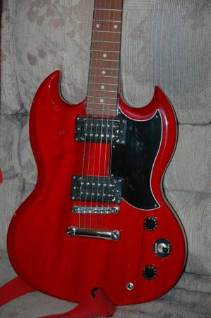 Epiphone Special SG with ChromCast case 1
