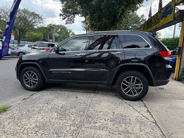 2019 Jeep Grand Cherokee Limited 4WD - $14,995 (Brooklyn)63654710147203124