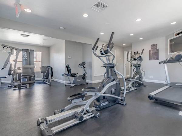 2 Pools, 2B/2B, In Temecula 1