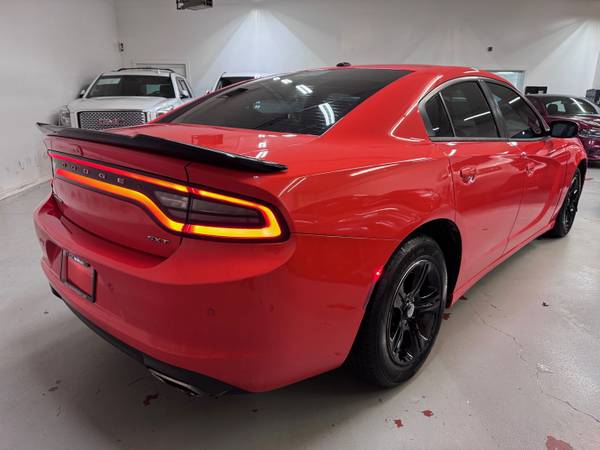 2018 Dodge Charger SXT *ONLY 94k ORIGINAL MILES* - $16,995 (Charlotte)63613512813569122