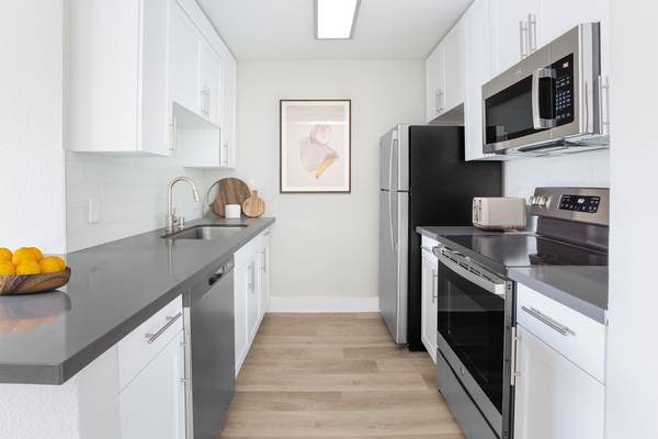 $2,640 / 1br - 650ft2 - Brushed Nickel Finishes, Outdoor Lounge & Fireplace, Spa (walnut creek)63834323361537121
