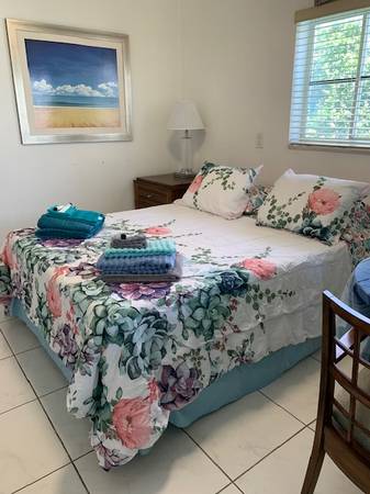 $499 / 1br - 350ft2 - REALLY CUTE AND AT THE BEACH $499/WEEK COMPLETELY FURNISHED (Deerfield Beach)64049098244609124