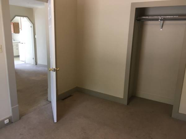$1,200 / 2br - 650ft2 - old north end duplex (colorado springs)63686921160707124