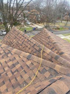 Roof leaking??! Free estimates!!!😊 1