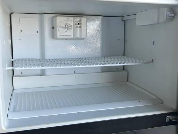 Whirlpool Gladiator Refrigerator Bottom Freezer - $550 (Lodi,Ca.)63471204913667121
