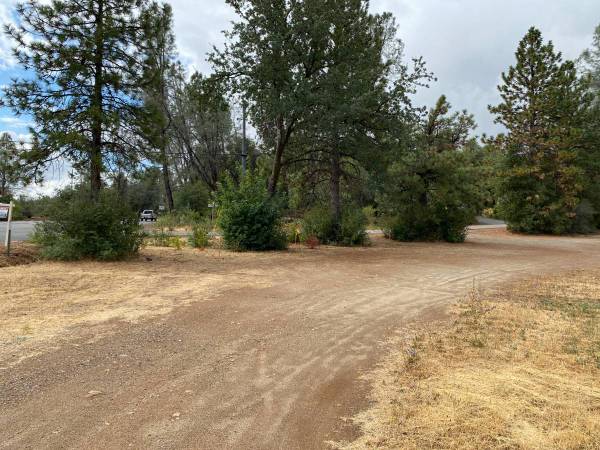 $65,000 🔥 Commercial Corner Lot – 0.55 Acres – Only $65K! 🔥 (Near Redding)63972102311682123