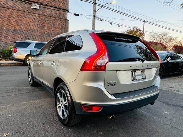 2012 Volvo xc60 AWD T6 - $4,500 (Brooklyn)63654718439939122
