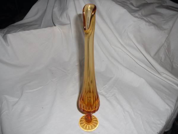 RETRO FENTON AMBER GLASS VASE 1