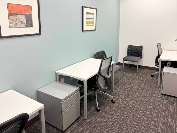 Touchdown → WORK → take-off | coworking desks 1
