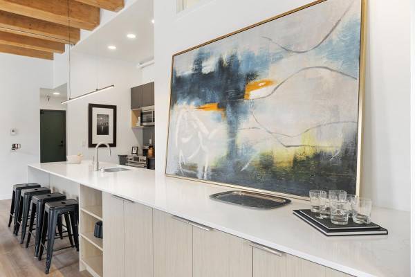 $3,950 / 1br - 886ft2 - Dishwasher, In Unit Laundry, Extra Storage, Refrigerator (Pioneer Square)63852483202689123