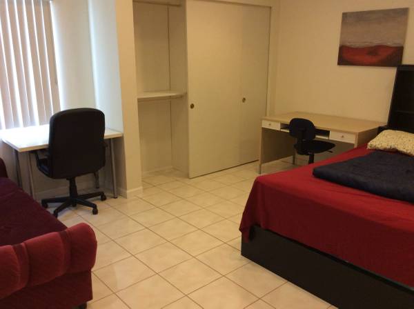 Habitación en alquiler por $1,250 - ¡Camina hasta SDSU! Ideal para estudiante o joven profesional (San Diego)64037219275267123