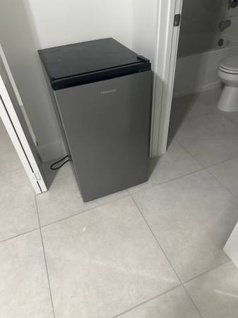 Hisense mini fridge 1