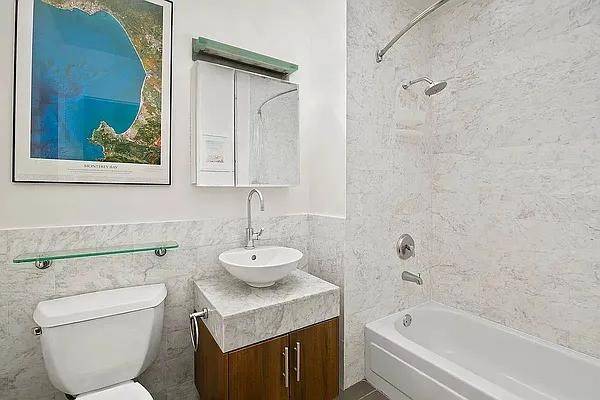 $3,495 Live in the Light, A Spacious Apartment with Premium Touches (Financial District)63912047841795123