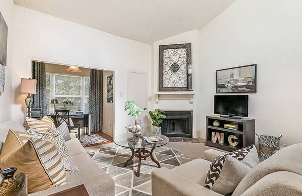 $1,335 / 2hab - 914ft2 - ¿Buscando ahorros escalofriantes? Entra si te atreves... (5855 Walnut Creek Rd)63903538529922123