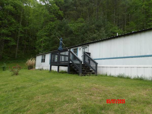 Mobile home for Rent in Floyd County, Private lot 1