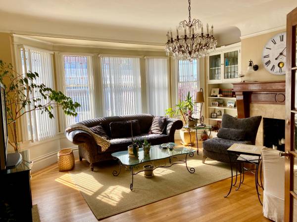 $1,175 / 3000ft2 - Fully furnished Master Bedroom - 5 min walk to UCSF - OCTOBER only (inner sunset / UCSF)63682888530049120