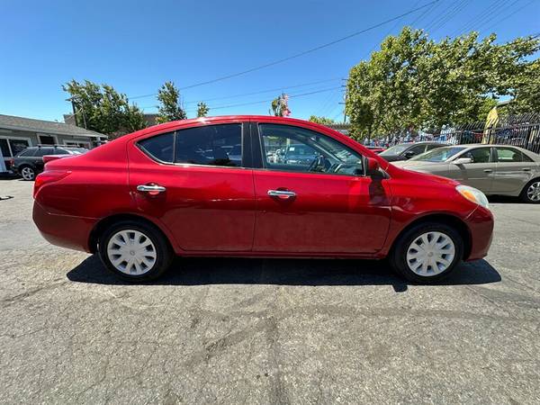 2013 Nissan Versa 1.6 SV - $4,99563469616430723123