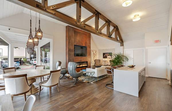$3,310 / 1br - 632ft2 - Lobby with Ocean Views, Street Parking, Spa/Hot Tub (pacifica)64000755837570121