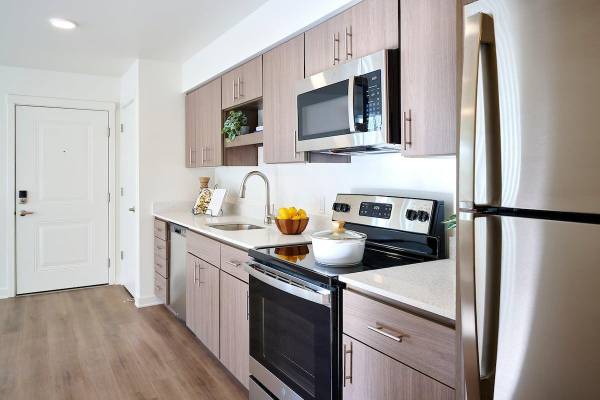 $1,168 / 2br - 861ft2 - Área de picnic, cocinas completas, lavadora/secadora (barrio Morningside)63660478786435123