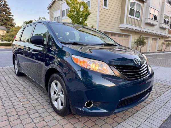 2011 TOYOTA SIENNA LE 4 CYLINDERS R - $8,998 (Milbrae)63443940726787123
