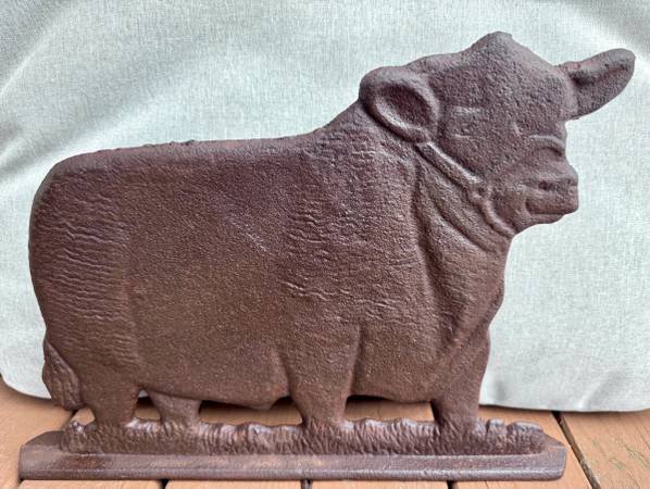 Vintage Cast Iron Cow 1